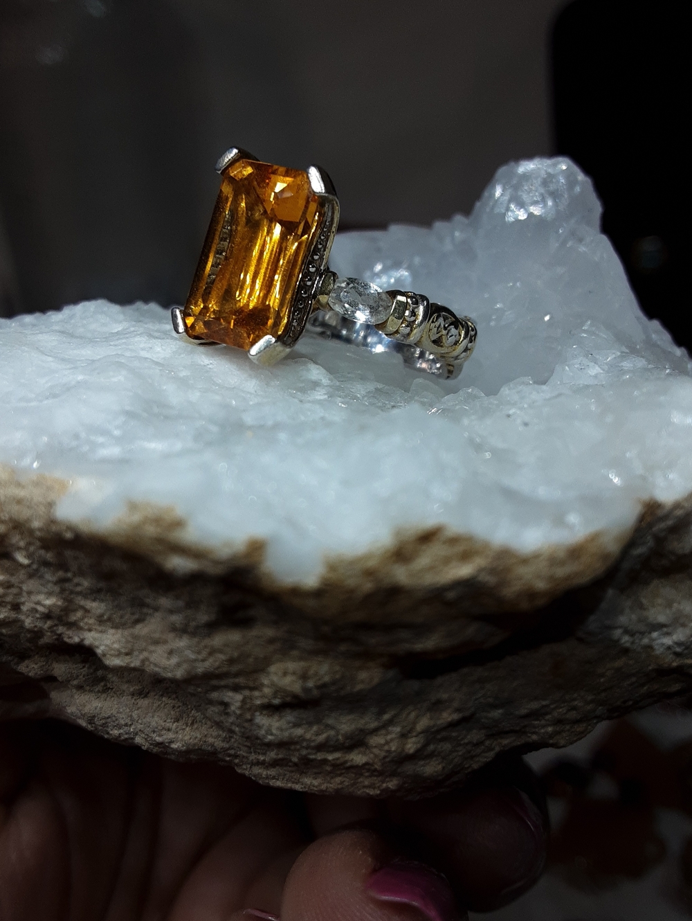 925 Genuine Citrine, Genuine from the Earth Zirzon ring.